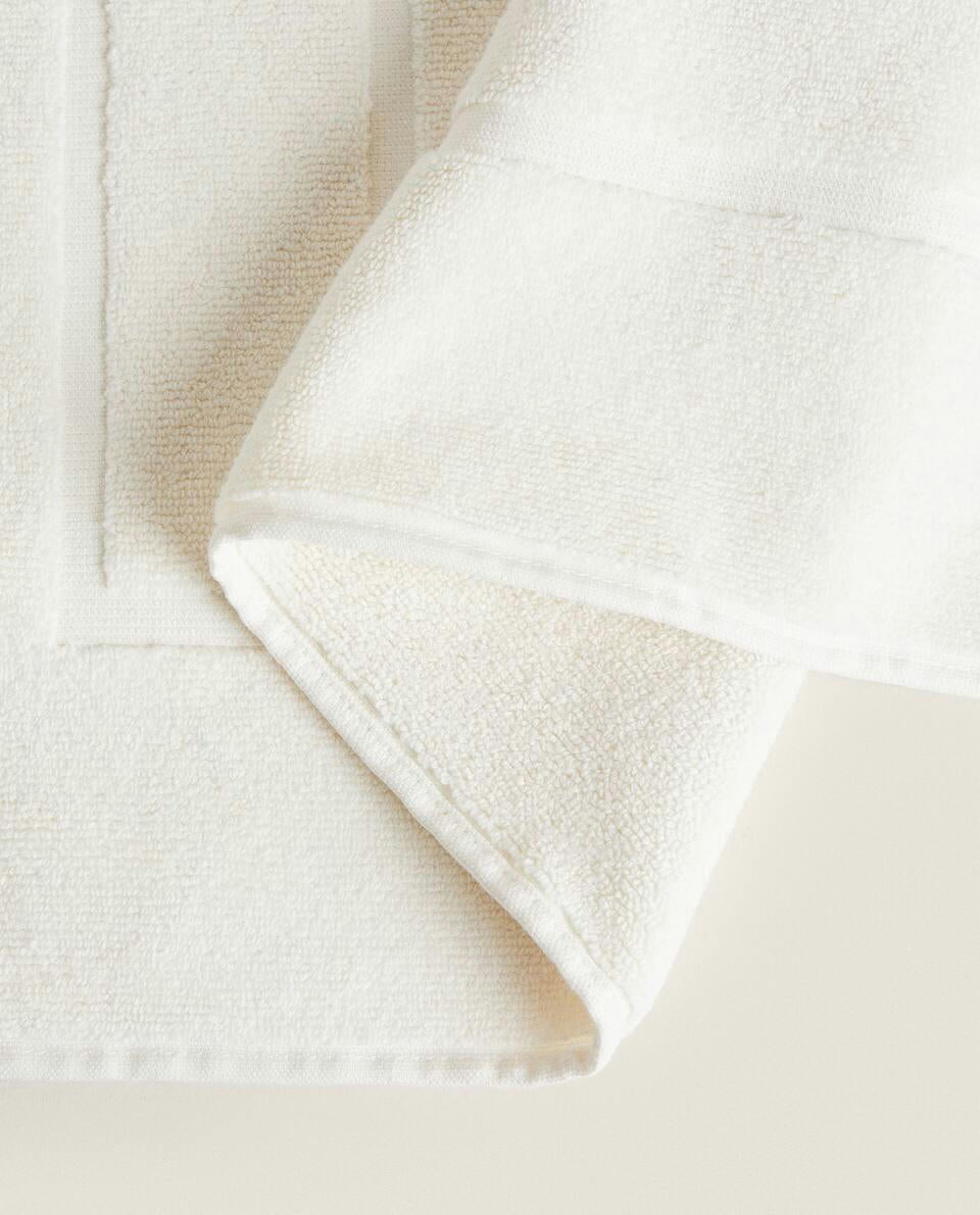 COTTON BATH MAT